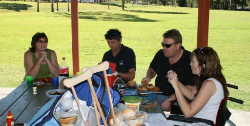 RS.BBQ.20.7.08 007.web.jpg