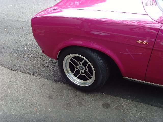 200985123113_EscortWheel front angle.jpg